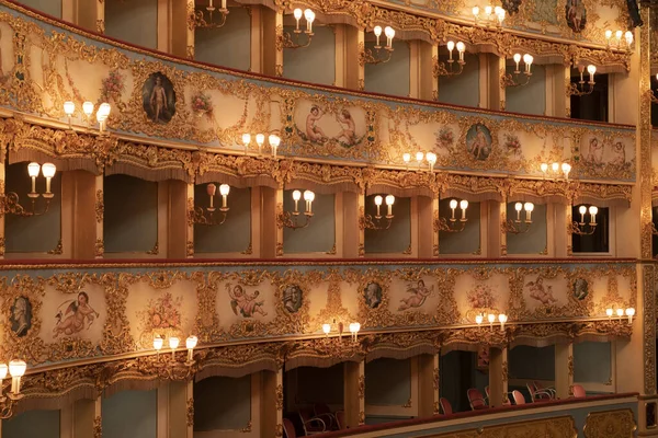 VENICE, ITALY - SEPTEMBER 15 2019 - La Fenice Theater interior view — Stock Photo, Image