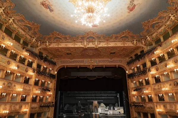 VENICE, ITALY - SEPTEMBER 15 2019 - La Fenice Theater interior view — Stock Photo, Image