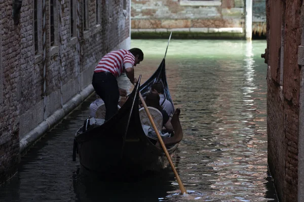 Venice, Olaszország-szeptember 15 2019-Lot a gondola Velencében részletek — Stock Fotó