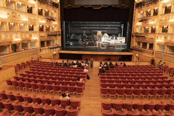 VENICE, ITALY - SEPTEMBER 15 2019 - La Fenice Theater interior view — Stock Photo, Image