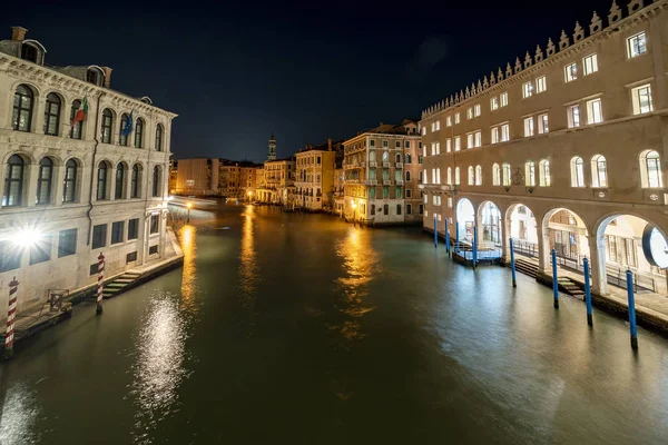 Rialto 'dan Venedik gece manzarası — Stok fotoğraf