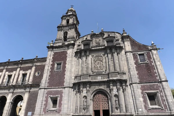 CIUDAD DE MÉXICO, MÉXICO - 5 DE NOVIEMBRE DE 2017 - Iglesia de Santo Domingo —  Fotos de Stock