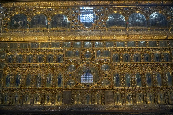 VENICE, ITALY - SEPTEMBER 17 2019 - Interiors of St. Mark's Cathedral Golden Pall — Stock Photo, Image