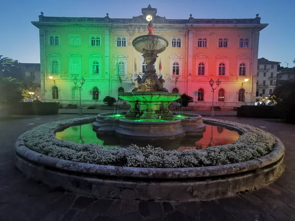 Alassio Italia Ayuntamiento Iluminado Por Noche Rojo Verde Blanco — Foto de Stock
