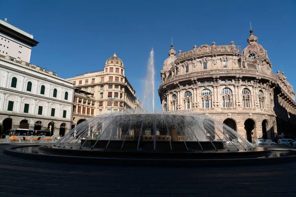 Genf Italien Juli 2020 Piazza Ferrari Brunnen Spritzt Stadtzentrum Nach — Stockfoto