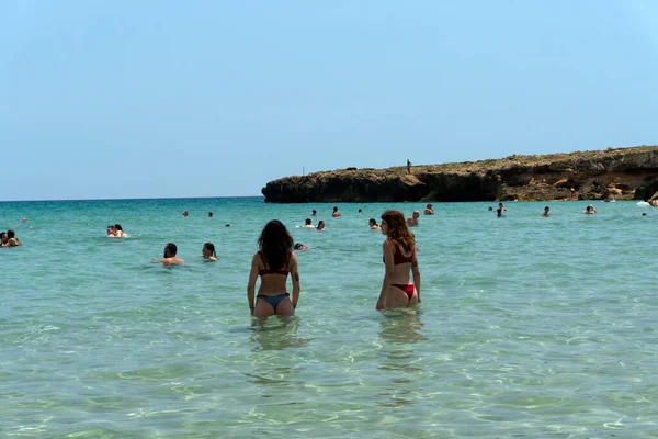 Noto Italia Julio 2020 Playa Calamosche Está Llena Personas Sin — Foto de Stock