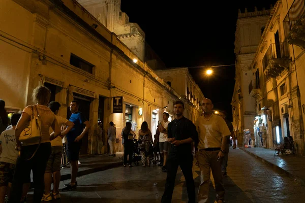 Noto Italy July 2020 People Social Distancing Mask Street Covid — Stock Photo, Image