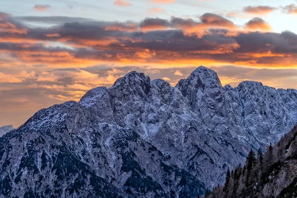 Julian Alpi Montagne Tramonto Panorama Inverno — Foto Stock