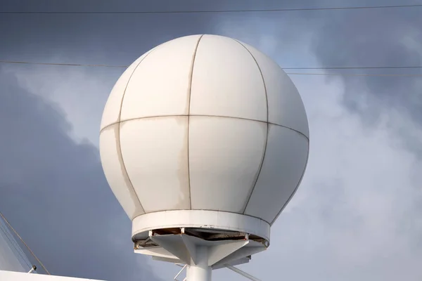 Radar Della Sfera Della Nave Vicino — Foto Stock