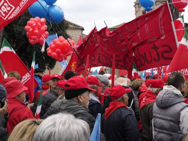 ROMA, İTALYA - 24 Kasım 2024 - İş ölümüne karşı sendika protestosu