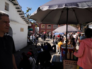 BOGOTA, COLOMBIA - 16 HAZİRAN 2024 - Şehir Tarihi Merkezi 'nin çevresindeki sokaklar.