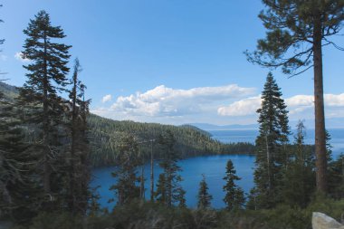 Güzel göller ve dağlar Lake Tahoe