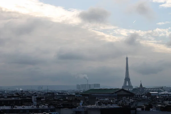 Başka bir güzel gün Paris