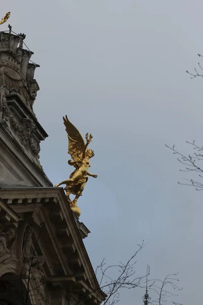 Paris başka bir gün