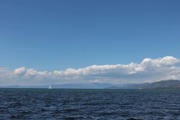 Hermosos Lagos Montañas Lago Tahoe —  Fotos de Stock