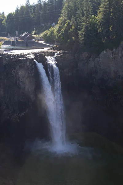 Snoqualmie Seattle, WA nehir düşüyor