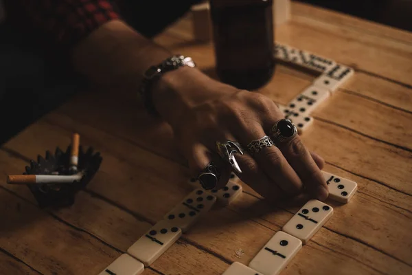 Group Men Playing Dominoes Table Dominoes Cigarettes Beer Enjoyable Afternoon — Stock Photo, Image