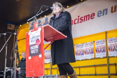 Amsterdam, Hollanda - 6 Şubat 2016: Irkçılığı ve İslamofobi'yi protesto etmek için düzenlenen 