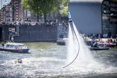 Amsterdam, Hollanda 06 Ağustos 2016: Insan hakları ve sivil eşitliğin korunması için yıllık etkinliğe katılanlar 