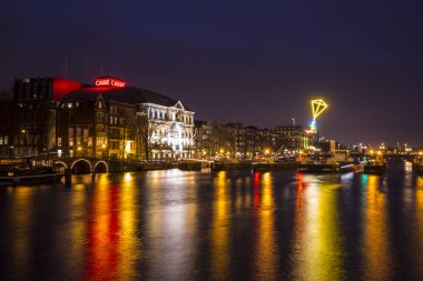 Amsterdam, Hollanda 20 Aralık 2015 : 28 Kasım 2015 - 17 Ocak 2016 tarihleri arasında Amsterdam Işık Festivali 2015'te sergilenen Kolektif Tijdmakers'dan Işık Uçurtma adlı sanat eseri