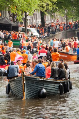 Amsterdam, Hollanda, 30 Nisan 2014: resmi ulusal bayram Kral günü kutlaması - Koningsdag - Kral Willem'in doğum gününü kutlamak için her yıl 30 Nisan'da tüm ülkede düzenlendi