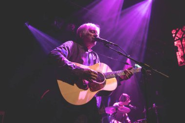 Amsterdam, Hollanda - 01 Mart 2018: Amerika şarkıcı ve gitarist Lee Ranaldo Bitterzoet Paradiso Amsterdam Konseri. Lee Ranaldo Sonic Youth'un eski bir üyesiydi.;