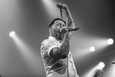 Amsterdam, Hollanda - 19 Mart 2017: Kanadalı hard rock grubu Danko Jones'un Norveçli hard rock grubu Audrey Horne Concert ile Melkweg'de destek hareketi