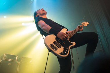 Amsterdam, Hollanda - 19 Mart 2017: Kanadalı hard rock heavy metal grubu Danko Jones'un Melkweg konseri