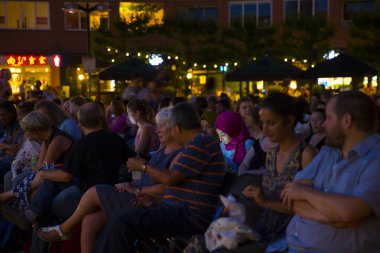 Amsterdam, Hollanda - 25 Ağustos 2016: Dünya Sineması Amsterdam'da, 18-27/08/2016 tarihleri arasında düzenlenen dünya film festivali Marie Heinekenplein'de Filipin filmi Blanka'nın açık hava gösterimi
