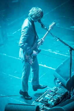 Amsterdam, Hollanda - 21 Şubat 2016: İngiliz psychedelic rock grubu Kula Shaker'ın Paradiso konser salonunda ki Albüm albümü K 2.0 için konseri