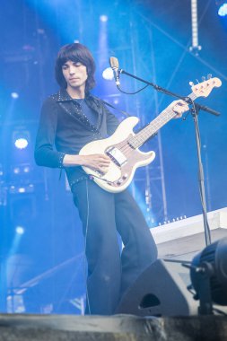 Nyon, İsviçre - 19 Temmuz 2017: Konser od İngiliz rock grubu Temples at Paleo Festivali