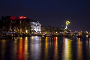 Amsterdam, Hollanda 20 Aralık 2015 : 28 Kasım 2015 - 17 Ocak 2016 tarihleri arasında Amsterdam Işık Festivali 2015'te sergilenen Kolektif Tijdmakers'dan Işık Uçurtma adlı sanat eseri