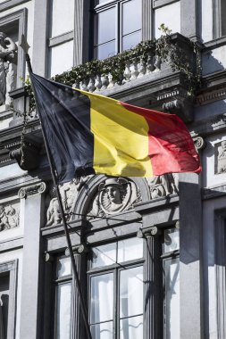 Terör saldırılarının kurbanları nın coomemoration Galerie Royales Saint Hubert üzerinde Belçika Bayrağı