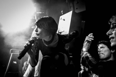 Amsterdam, Hollanda 16 Mart 2016: Fransız Kervan Sarayı konseri melkweg