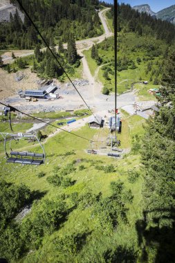 yaz aylarında alp manzara sandalye asansör, Alpler dağ masif, Kanton Vaud ve Valais, İsviçre Alpleri, İsviçre görüntülenen