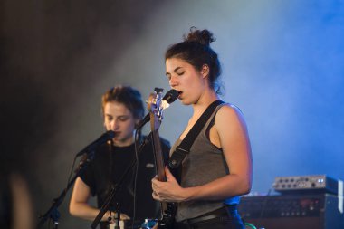 Nyon, İsviçre - 18 Temmuz 2017: İsviçreli rock grubu The Staches'in Paleo Festivali'ndeki konseri