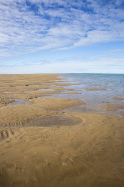 Deniz kıyısı manzarası, Royan, Fransa yakınlarındaki Garonne haliçleri.