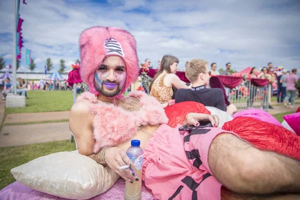 Ámsterdam Países Bajos Julio 2017 Travestita Vestida Rosa Milkshake Festival —  Fotos de Stock