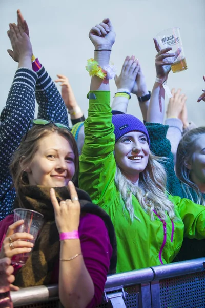 Traena Norvegia Luglio 2016 Pubblico Applaude Concerto Del Cantante Musicista — Foto Stock