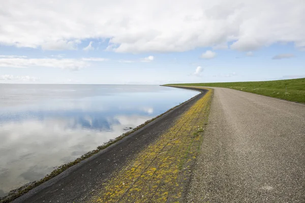 Kustlijn Van Ameland Island Met Uitzicht Waddenzee Met Wolken Die — Stockfoto