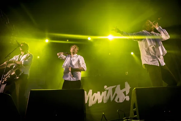 挪威特瑞纳 2015年7月9日 瑞典摇滚乐队Movits的音乐会 在特拉纳节 音乐节在特拉纳小岛上举行 — 图库照片