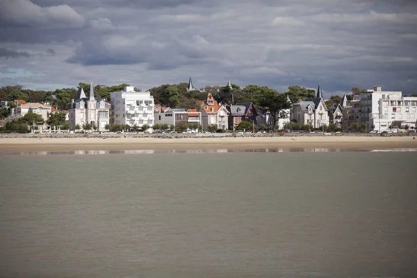 Vista Costa Con Balneario Royan Con Cielo Gris Francia —  Fotos de Stock