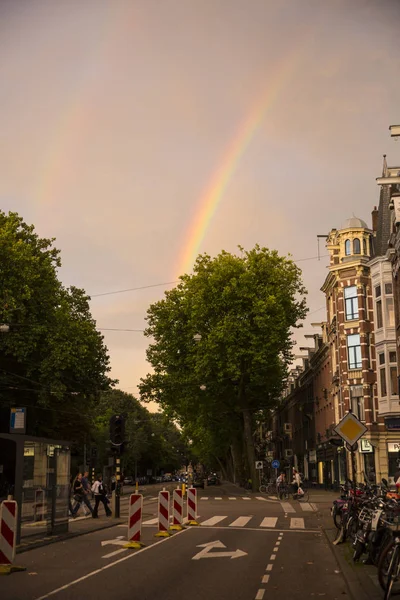 阿姆斯特丹 2016年8月20日 阿姆斯特丹塞因图班大街上的彩虹 — 图库照片