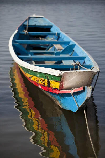 Velho Tradicional Pintado Mão Senegalês Barco Remo Madeira — Fotografia de Stock