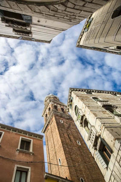 Dynamiczny Widok Perspektywiczny Budynków Weneckich Wenecja Włochy — Zdjęcie stockowe