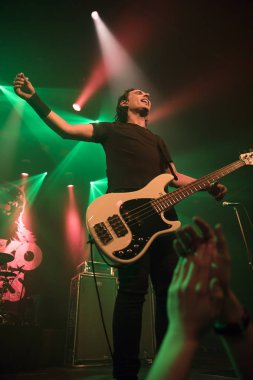 Amsterdam, Hollanda - 19 Mart 2017: Kanadalı hard rock heavy metal grubu Danko Jones'un Melkweg konseri