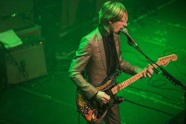 Amsterdam, Hollanda - 21 Şubat 2016: İngiliz psychedelic rock grubu Kula Shaker'ın Paradiso konser salonunda ki Albüm albümü K 2.0 için konseri