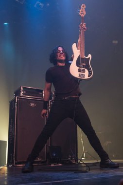 Amsterdam, Hollanda - 19 Mart 2017: Kanadalı hard rock heavy metal grubu Danko Jones'un Melkweg konseri