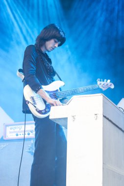 Nyon, İsviçre - 19 Temmuz 2017: Konser od İngiliz rock grubu Temples at Paleo Festivali