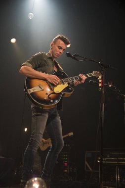 Amsterdam, Hollanda - 2 Kasım 2017: İsrailli şarkıcı Asaf Avidan'ın Amsterdam'daki Venue Melkweg konseri